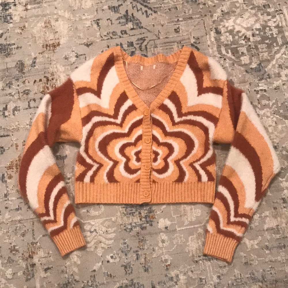 Orange Cardigan XS NWOT Fluffy and in great condition